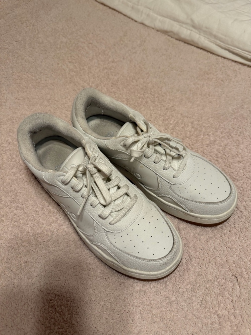 ALO Yoga Women's White Leather Sneakers